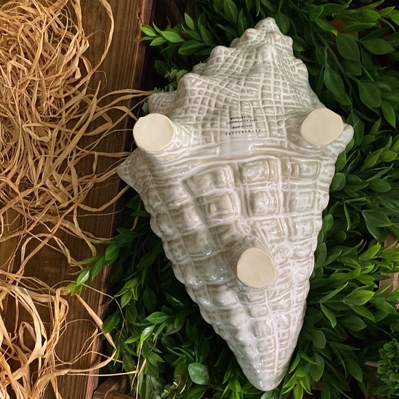 Pottery Barn Enchantment Under the Sea Pearlescent Glazed Conch Shell Bowl 🐚 - Picture 11 of 17